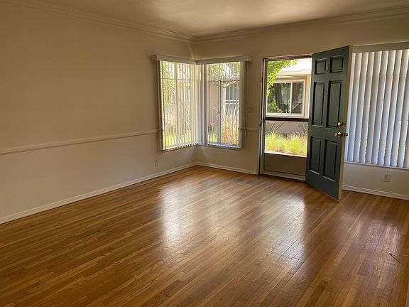 2nd image of 1221 Franklin St #3