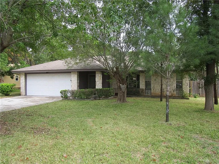 3413 Rocky Hollow Trl — Photo 1