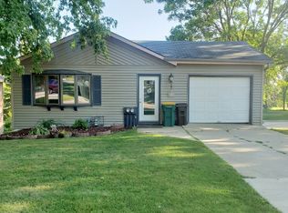 475 19th St, Windom, MN 56101