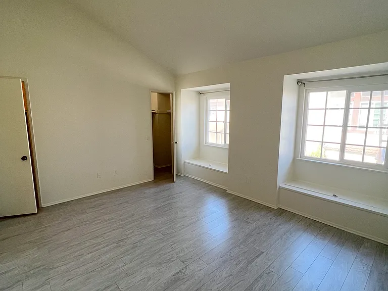 4842 King Cir #A — Photo 15