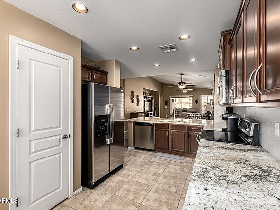 4th image of 41912 W AVELLA Drive