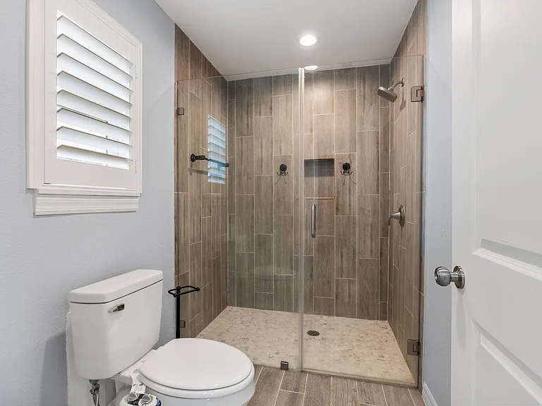 1214 W 31st St — Photo 11