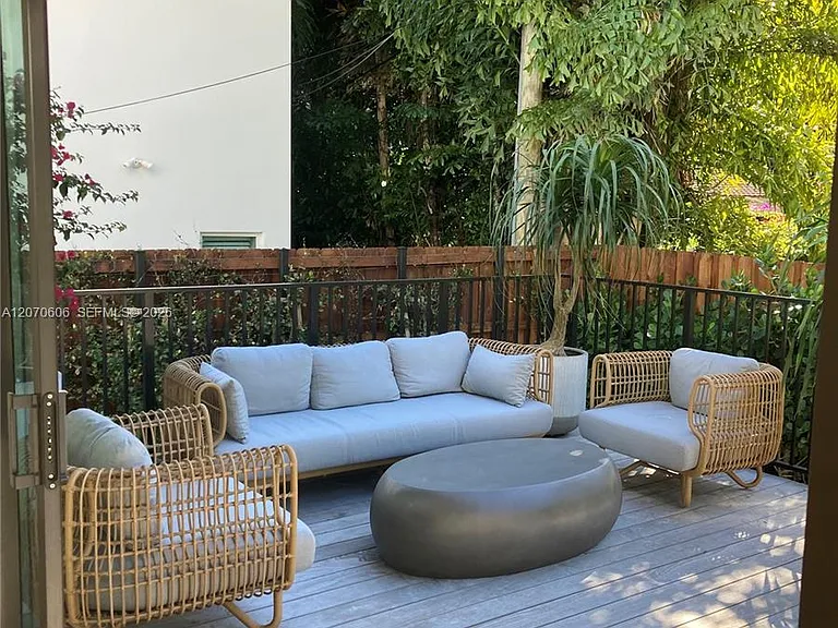 1320 Flamingo Way — Photo 10
