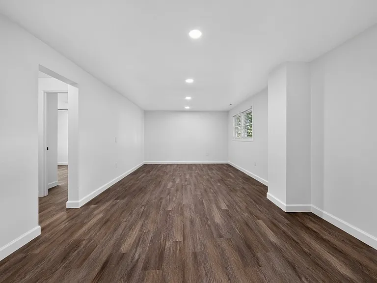 642 Swan Dr — Photo 13