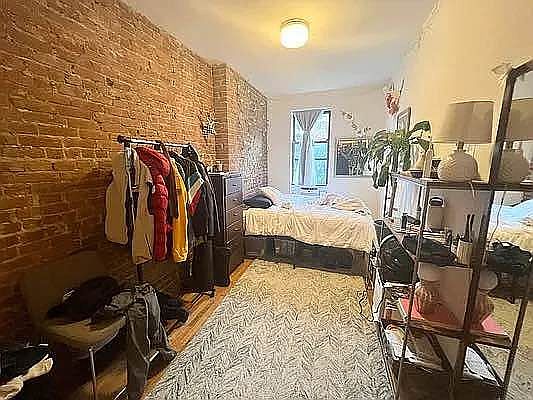 2nd image of 174 W 81st St #4F
