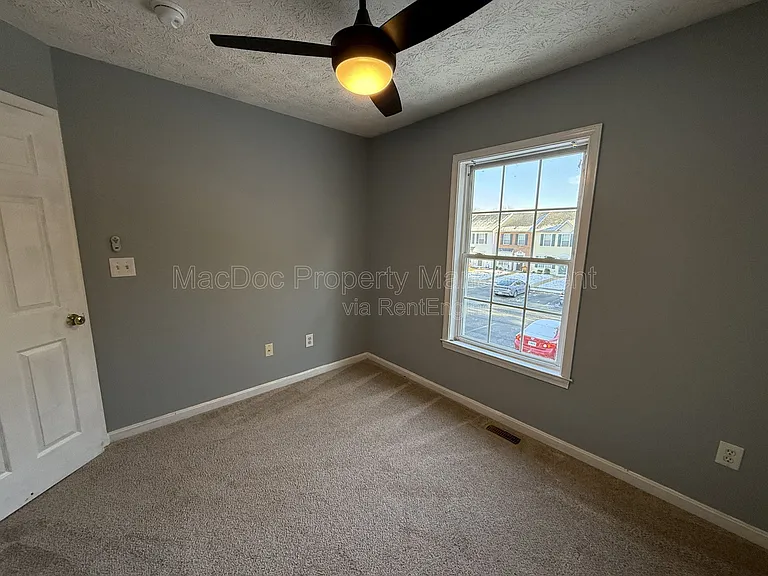 10500 Boxmeer Ct — Photo 19