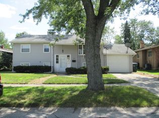 17 Pawnee Dr, Thornton, IL