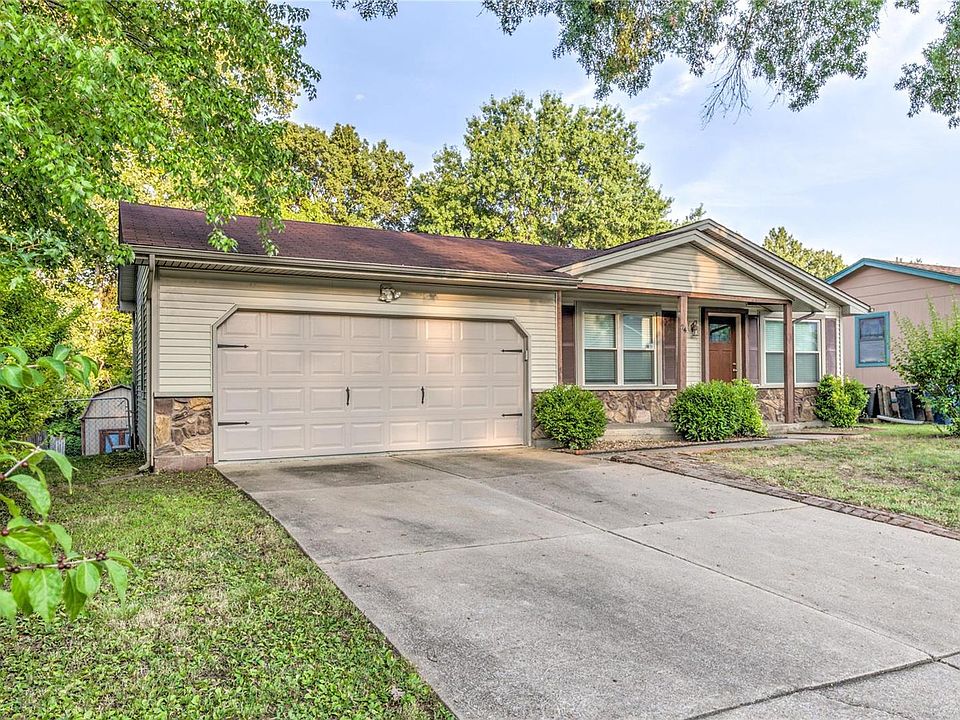 1st image of 24 Oak Bend Ln