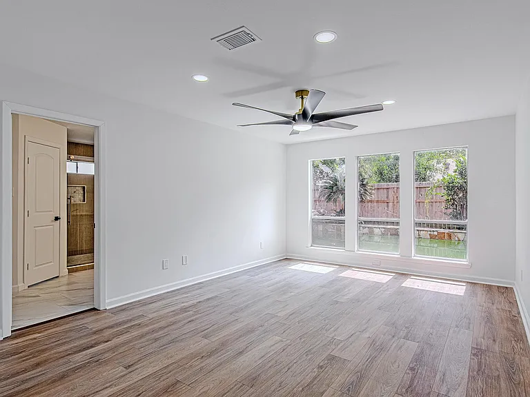 3406 Forest Village Dr — Photo 25