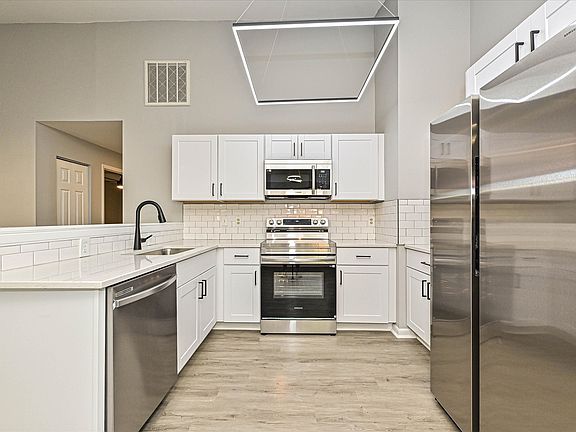 5th image of 633 Pennwood Ln