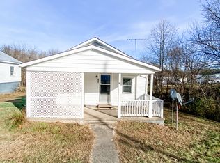 113 M T Holt Ave, Brookneal, VA 24528