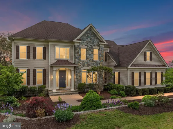 12752 April Cir, Lovettsville, VA 20180