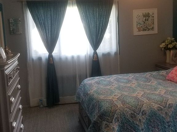 4th image of 2654 Lexington Ave