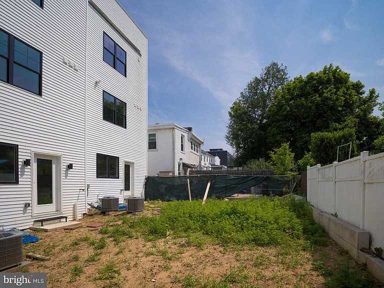 303 Fountain St — Photo 12