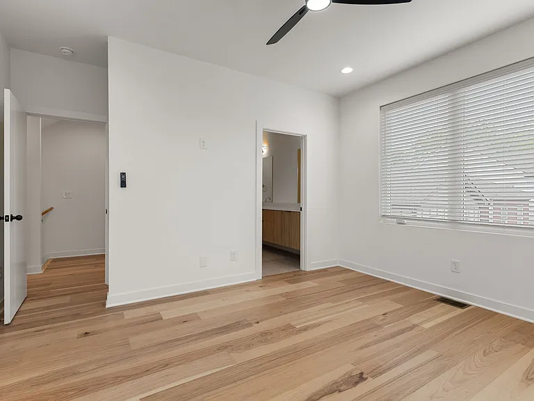 321 Douglas Ave — Photo 20