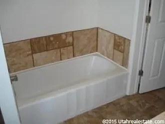 395 N 200 E — Photo 22