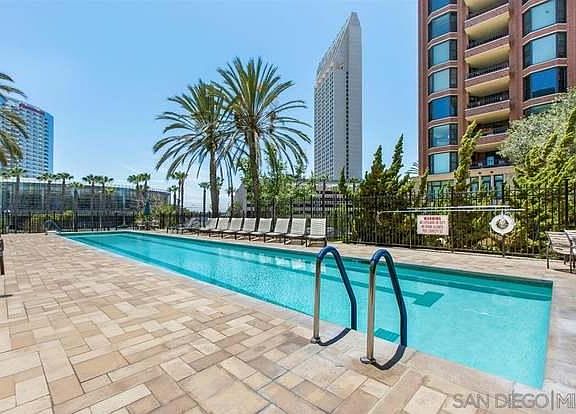 4th image of 500 W Harbor Dr Unit 1608