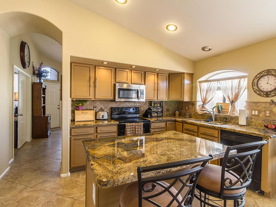 1st image of 4943 E Cherry Hills Dr