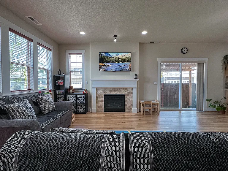 206 SW Marsuda Ter — Photo 5