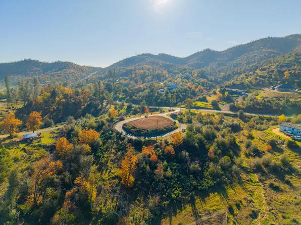 9705 Swasey Dr, Redding, CA 96001