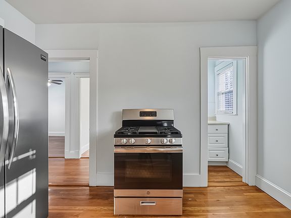 4th image of 192 Brookside Pkwy #2