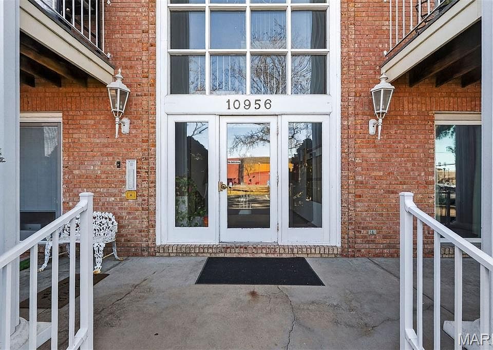 1st image of 10956 Village Grove Dr APT I