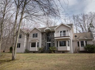 5 Manor Rd, Brookfield, CT 06804