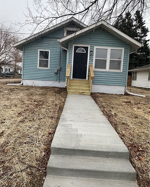 1st image of 302 E 14th St N