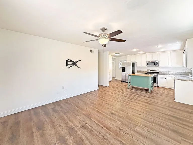 6212 Potomac St — Photo 6