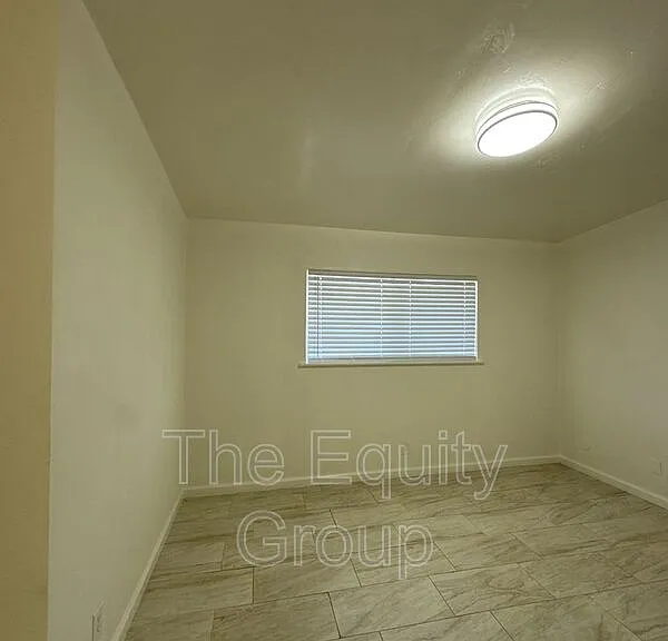 1140 W Tulare Ave #C — Photo 13