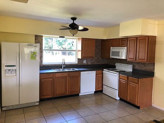 2nd image of 226 Crescent Lake Dr