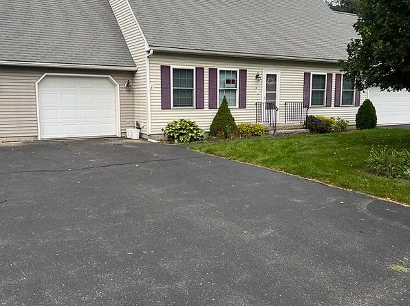 14 Tourmaline Ln, Auburn, ME 04210