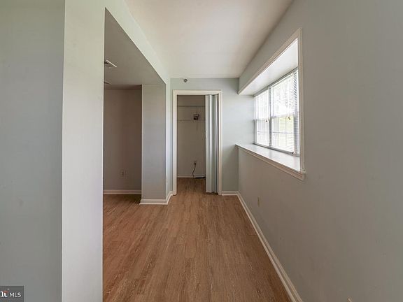 4th image of 1000 Centennial Sta
