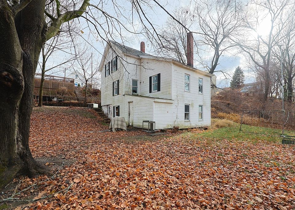 2nd image of 158 1/2 West St