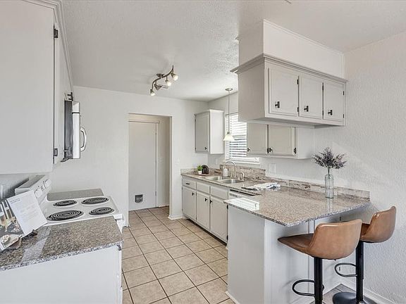 4th image of 12405 Southgate Dr