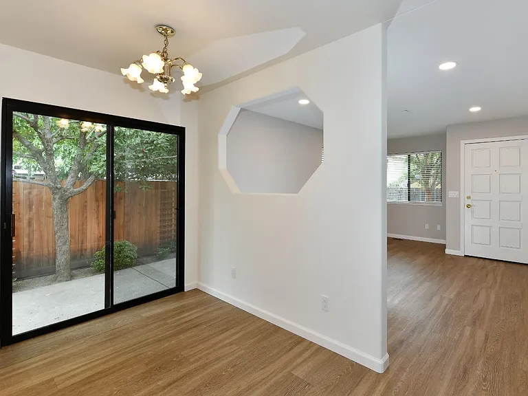 2833 Marin St — Photo 5
