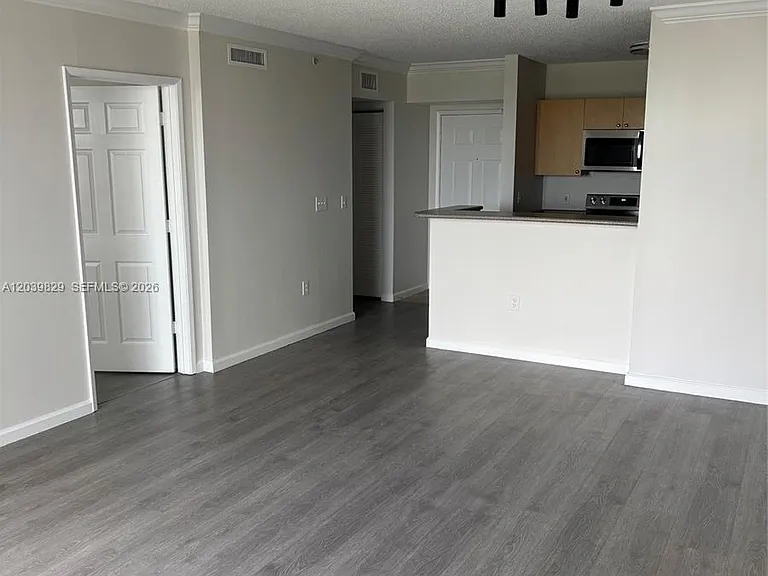 1919 Van Buren St #707A — Photo 6