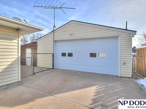 2nd image of 640 Empire Ave