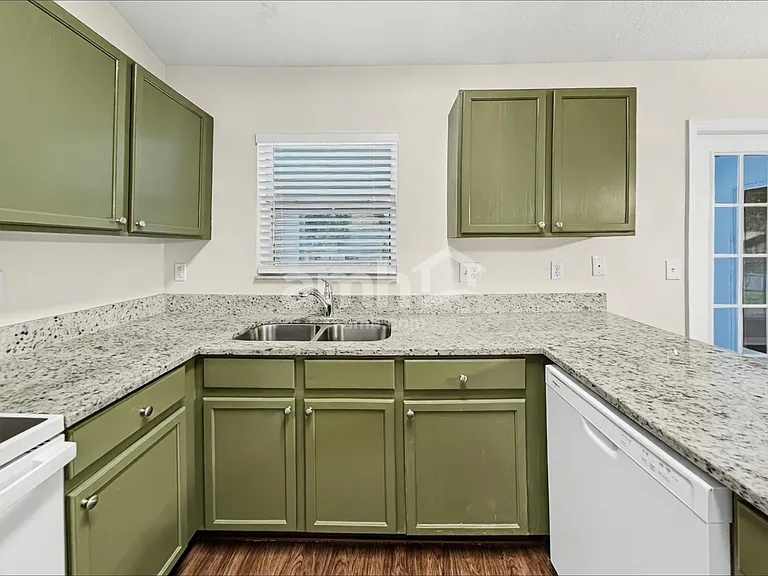 331 Valley Edge Dr — Photo 3