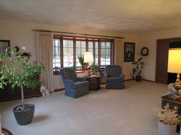 5th image of 21726 Stone Bridge Rd