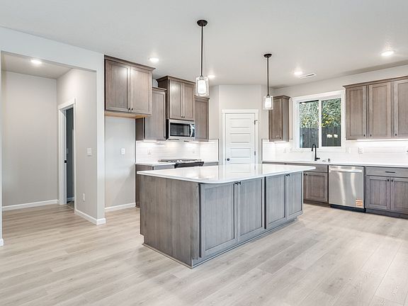 2925 NW 6TH AVE by Aho Construction