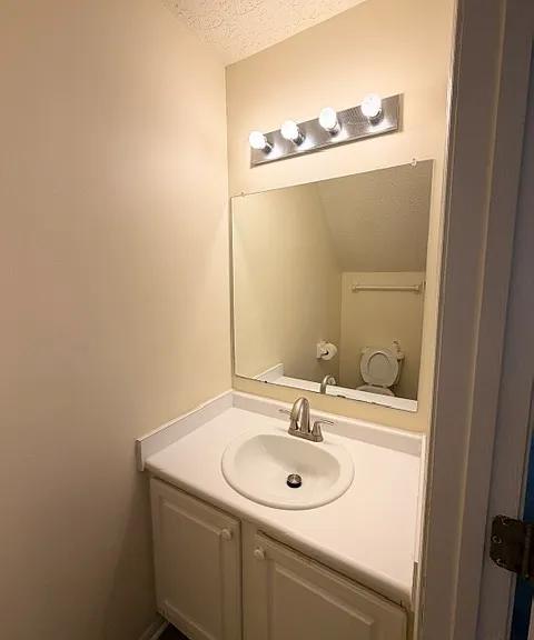 6722 Lagrange Dr — Photo 2