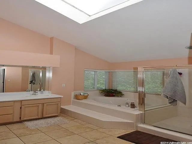 425 E Crown Pointe Dr — Photo 17