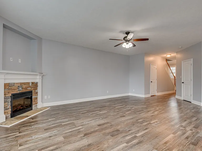 805 Erika Ln — Photo 33