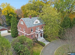 390 Harland Ave, Haworth, NJ 07641