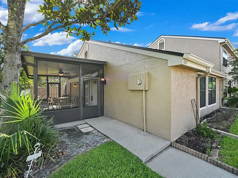 601 Casa Park Ct #K — Photo 2