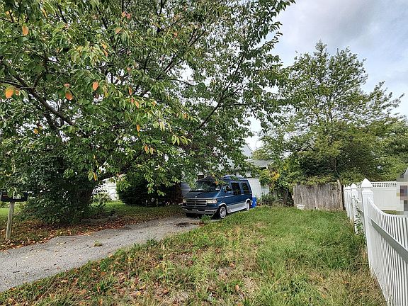 2nd image of 55 Macarthur Ave