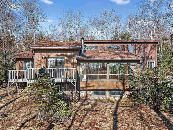 122 Windsor Dr, Stillwater Lake, NS B3Z 1G5