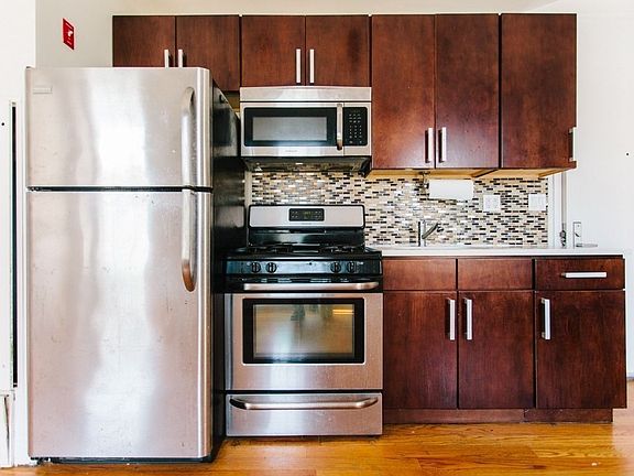 2nd image of 355 Stockton St #2BB