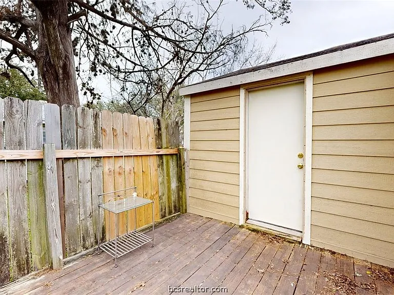 303 Montclair Ave — Photo 13